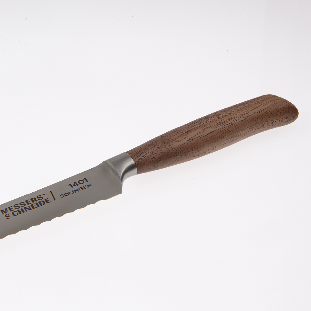 1401 Brotmesser | Nussbaum 22 cm