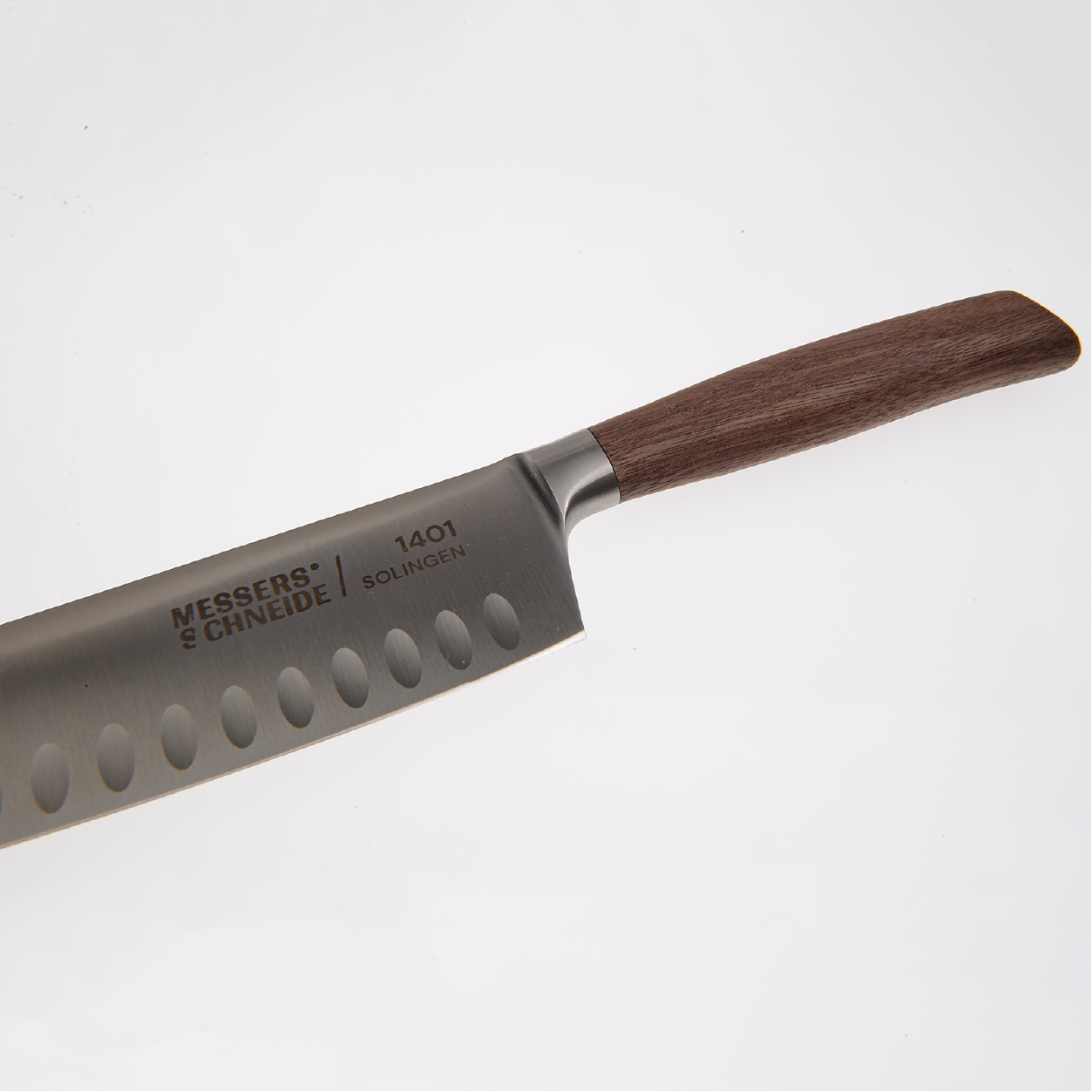 1401 Santoku mit Kulle | Nussbaum 16 cm