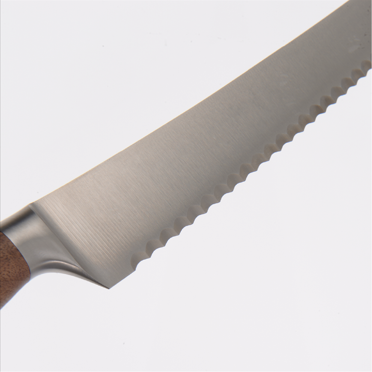 1401 Brotmesser | Nussbaum 22 cm