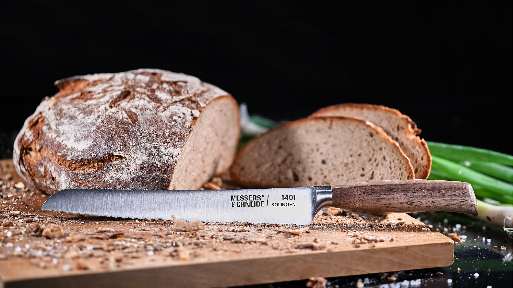 1401 Brotmesser | Nussbaum 22 cm